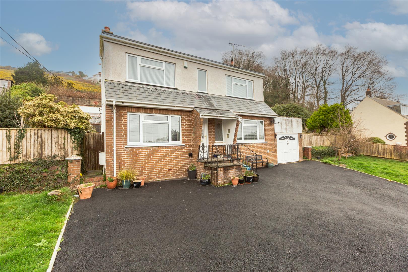 Gwscwm Road, Burry Port, SA16 0BS
